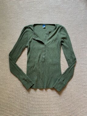 ✰ olive green ribbed henley ✰